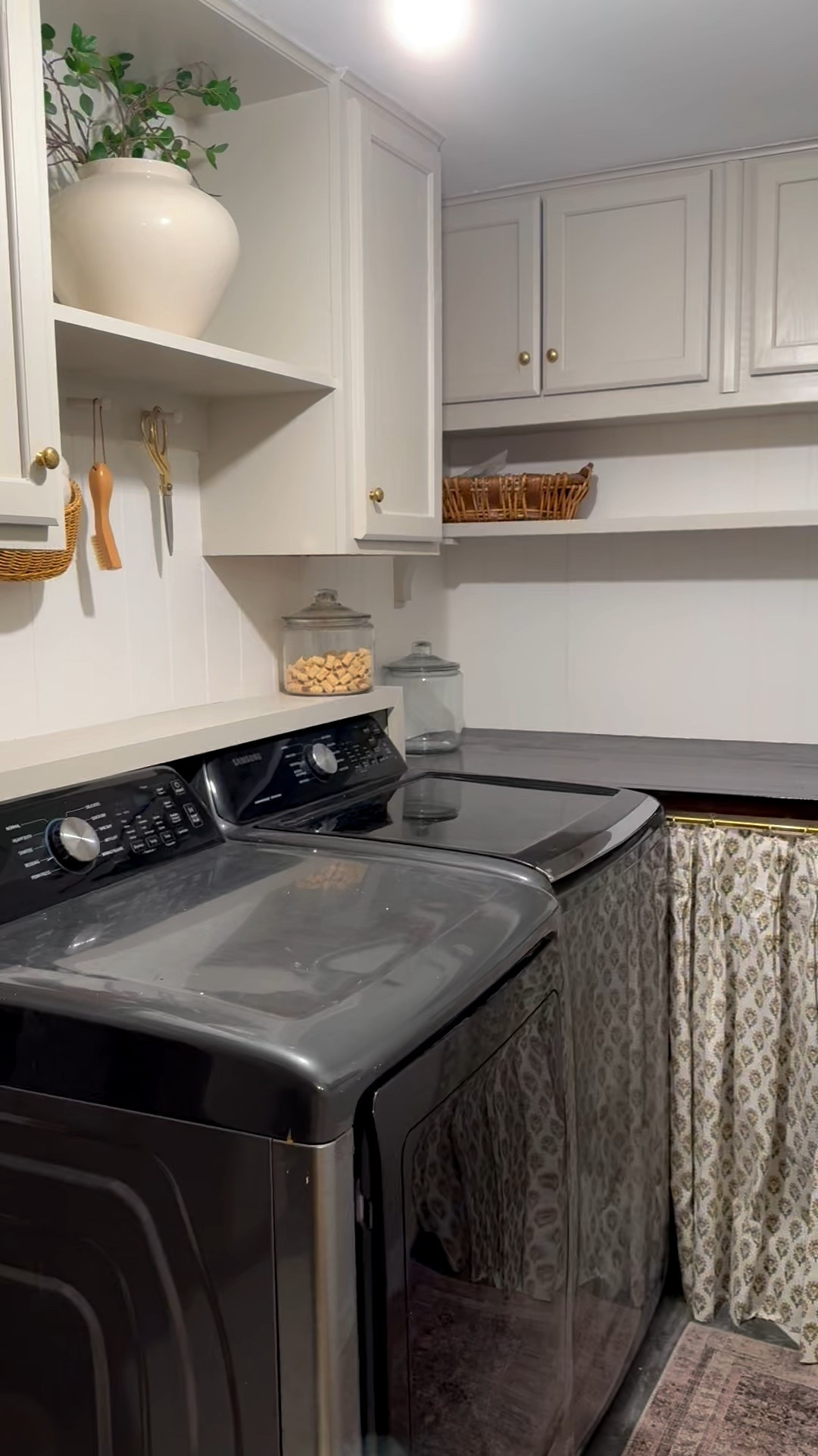 Laundry room details!
Cafe curtain 
Laundry accessories 



#LTKHome