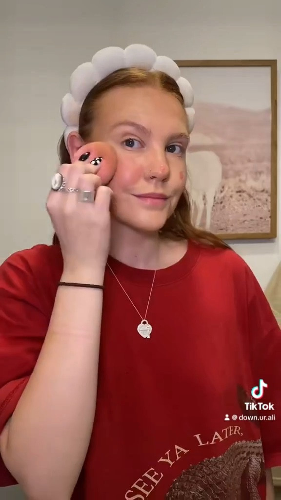 my simple everyday makeup routine 🫶🏻

#LTKCyberWeek #LTKBeauty #LTKSaleAlert