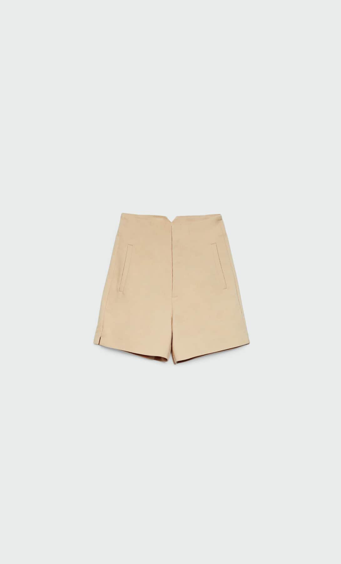 Basic shorts - Women's Trousers | Stradivarius United Kingdom | Stradivarius (UK)