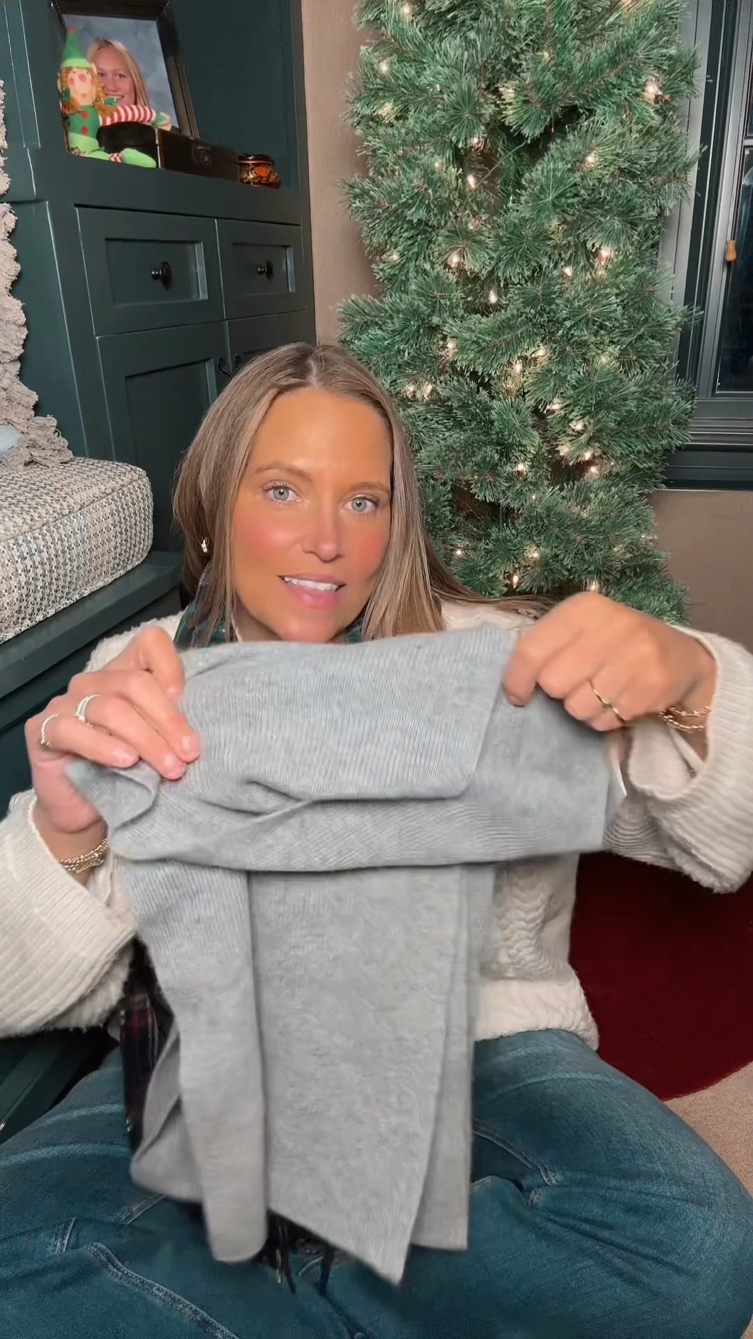 Cashmere scarf

#LTKGiftGuide