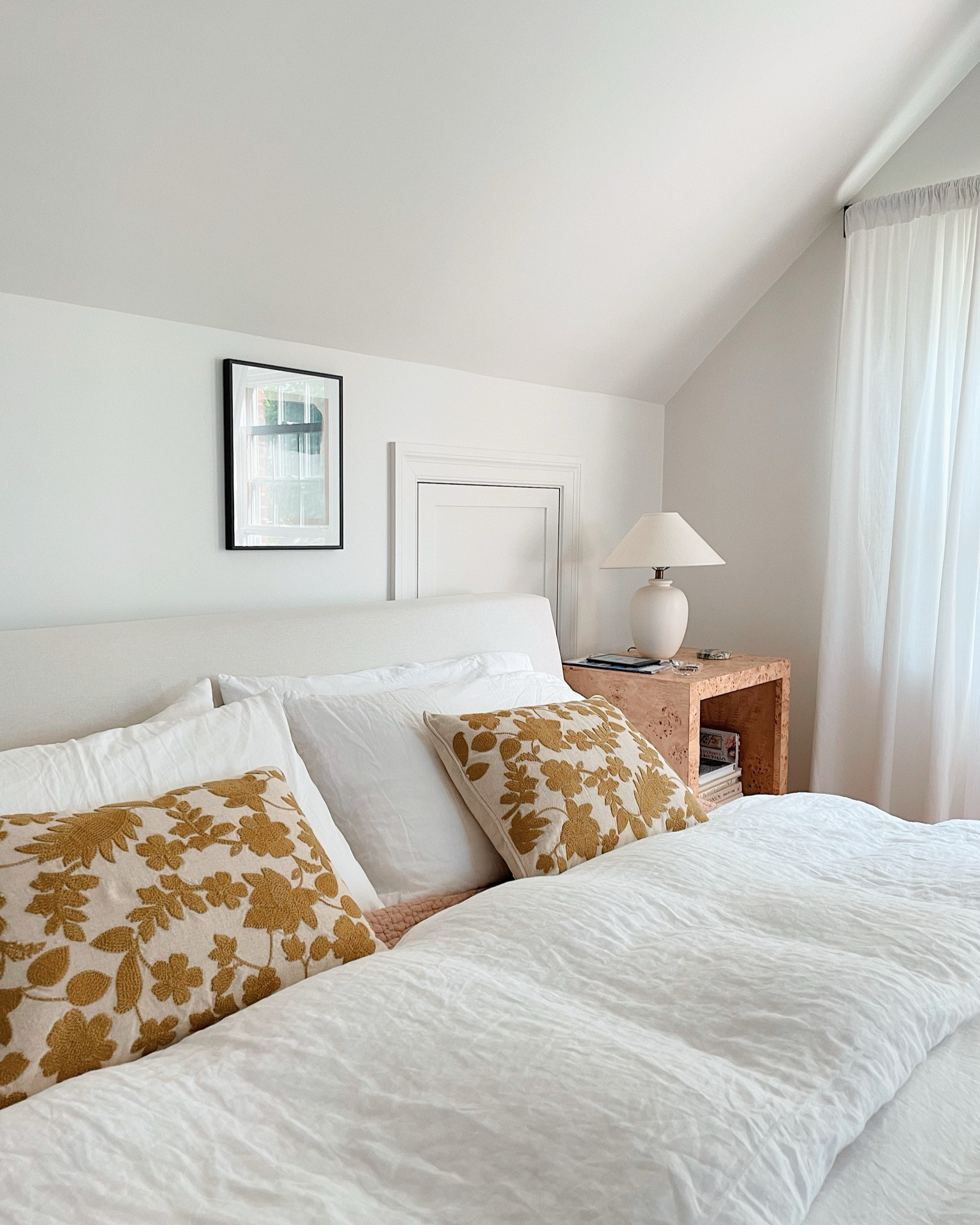 Ok did yall know Sézane has a home section? Found these beautifully bohemian embroidered cotton-linen blend pillows there and they are such a pretty punch of pattern.

I have them on our bed here but my eventual goal is to use them in our new guest room when we move next month, which I plan to make dark and moody.

Comes in multiple color ways! Two thumbs up - had to share ;)

#sezane #sezanelovers #sezanepartner #gifted 

#LTKFindsUnder100 #LTKHome