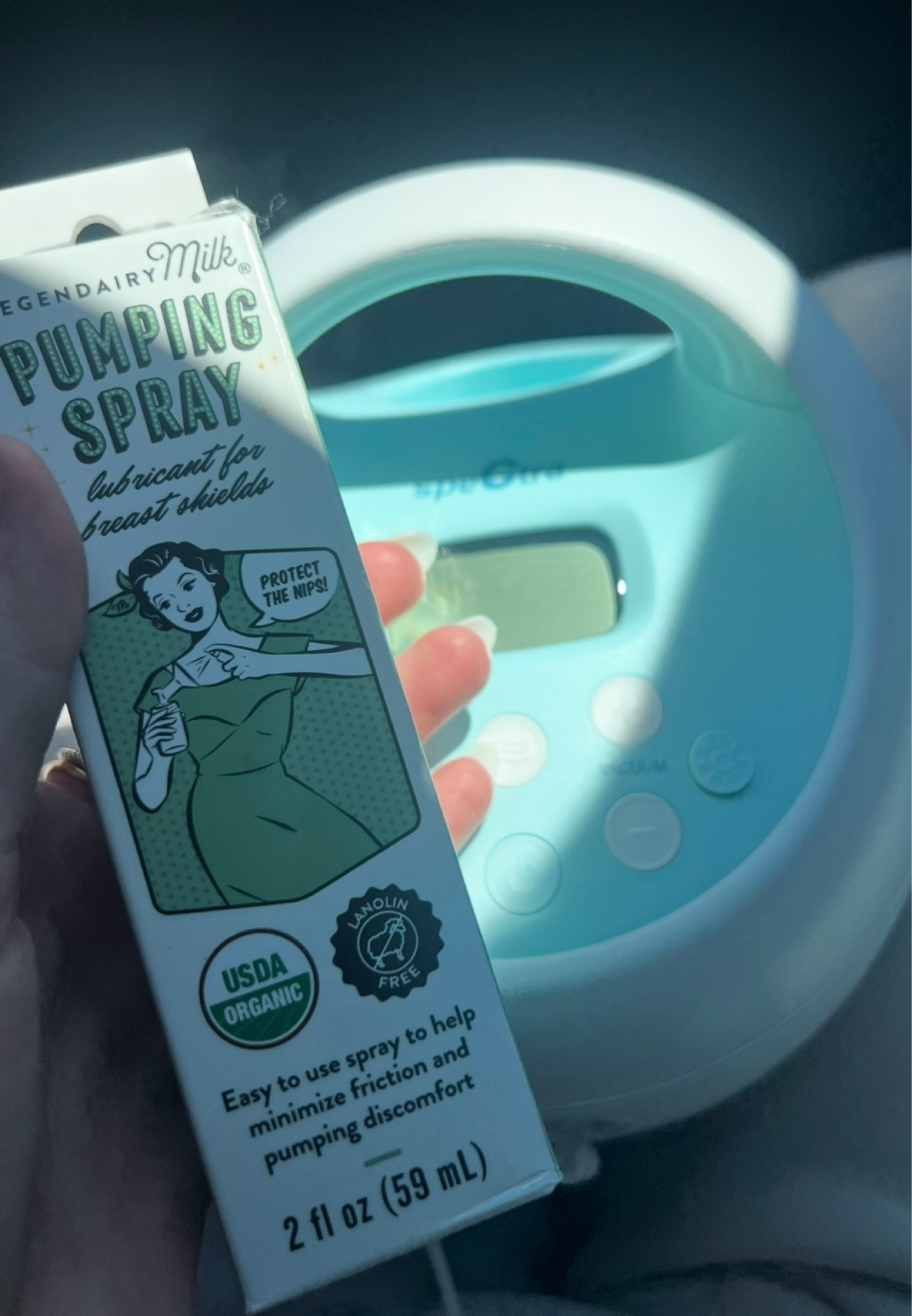 Let’s talk about pumping spray!!Lubricating  your pump flanges can make the process so much more comfortable, especially if you experience pain while you pump! It enhances the suction efficiency, prevent skin damage, and promotes hydration to help prevent any cracked or dry nipples. My favorite kind is the legendairy milk spray. It’s organic and safe if ingested 🩵🍼🤱🏼 #breastfeeding #pumpingmom #breastmilk 
