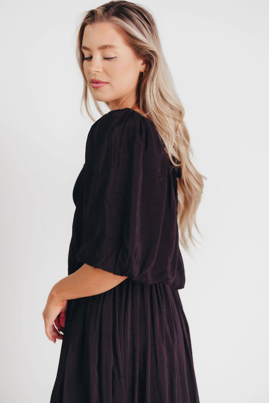 Raina Combination Midi Dress with Puff Sleeves in Black - Bump Friendl | Worth Collective