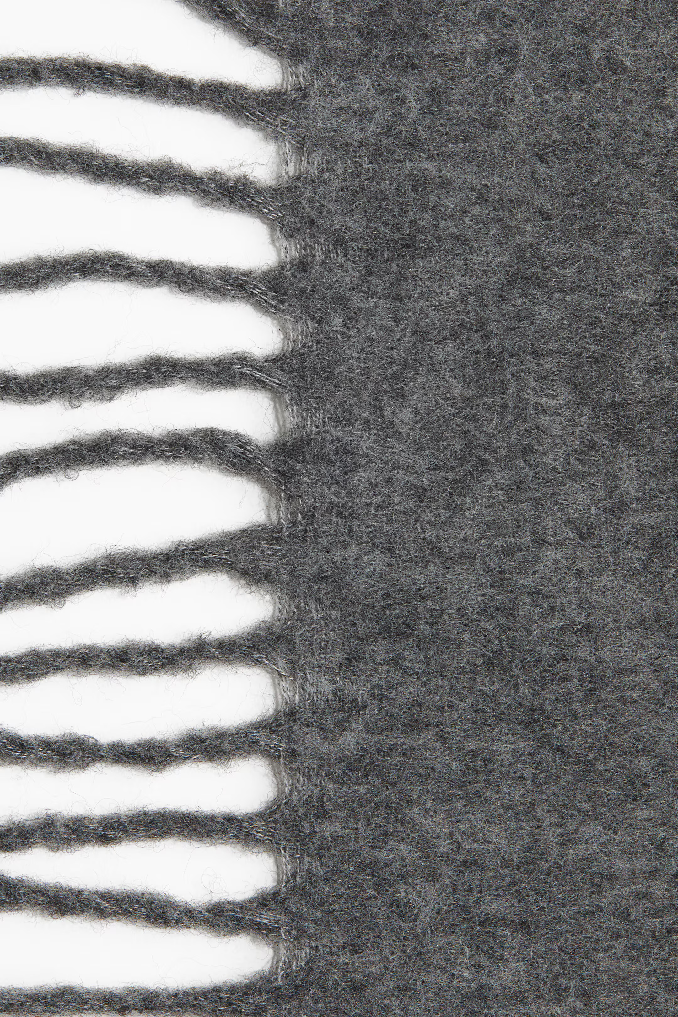 Brushed-finish Scarf | H&M (US + CA)