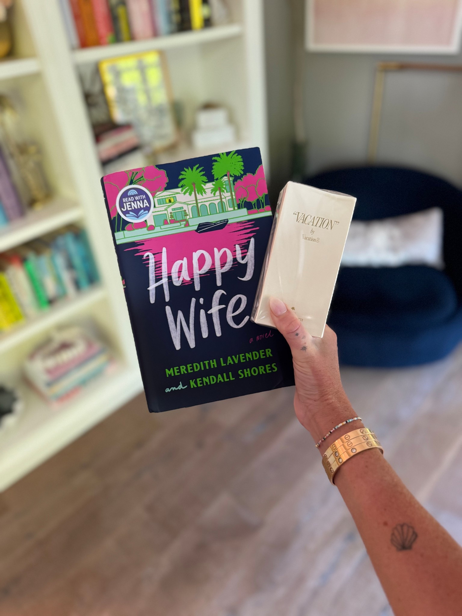 Happy wife new novel is giving total vacation vibes  
Books to read and summer reading list for book club 
Read with Jenna 