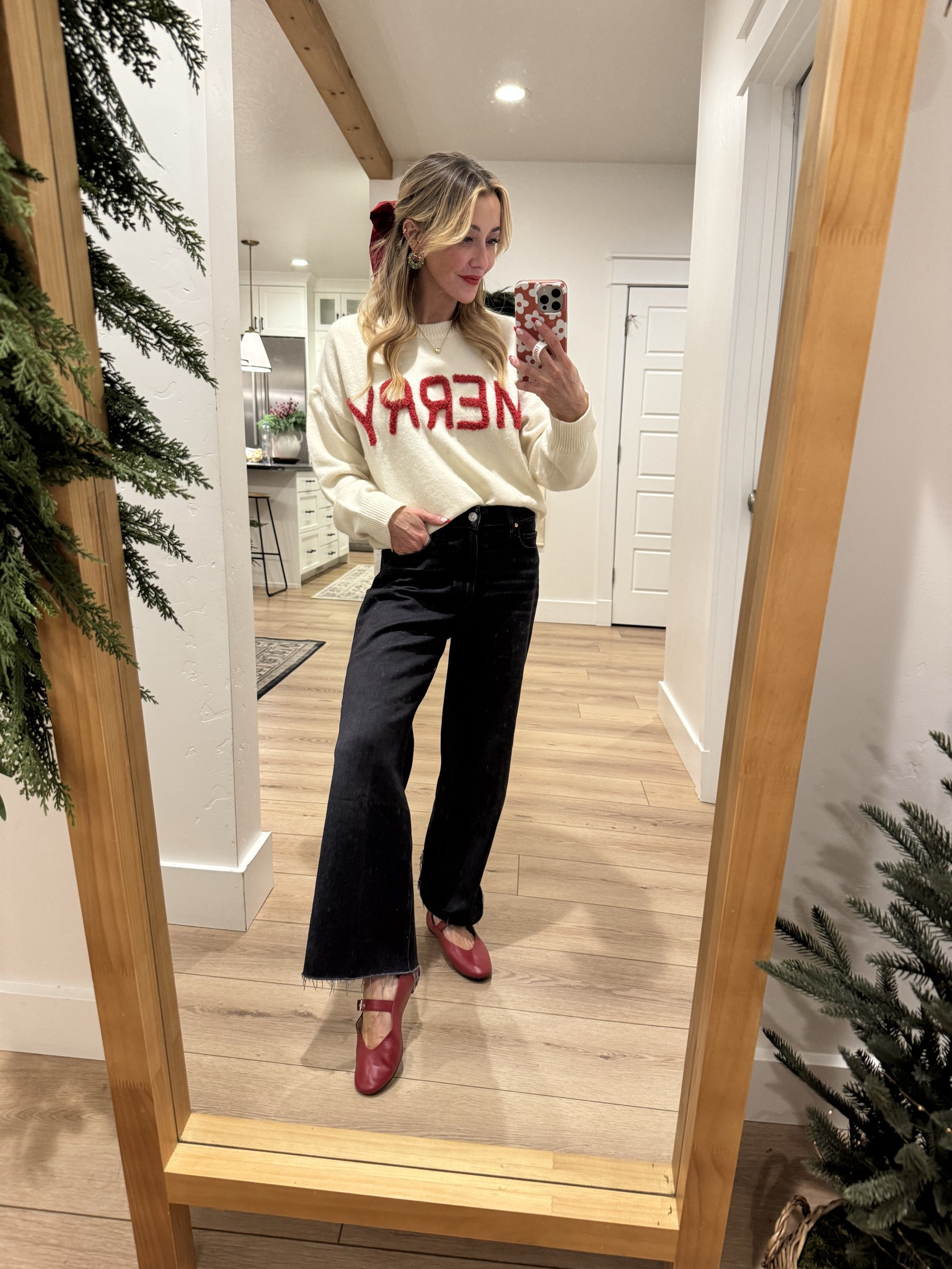 Holiday ootd! My sweater is unavailable but linking similar!

#LTKHoliday #LTKGiftGuide #LTKStyleTip