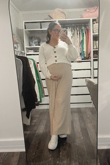 Bump Style: 21 Weeks Pregnant
Neutral style ribbed pants with elastic waist perfect for over the bump styling 
Platform converse sneakers 
Cropped sweater 
Monochrome neutral outfit 

#LTKfindsunder100 #LTKbump #LTKfindsunder50