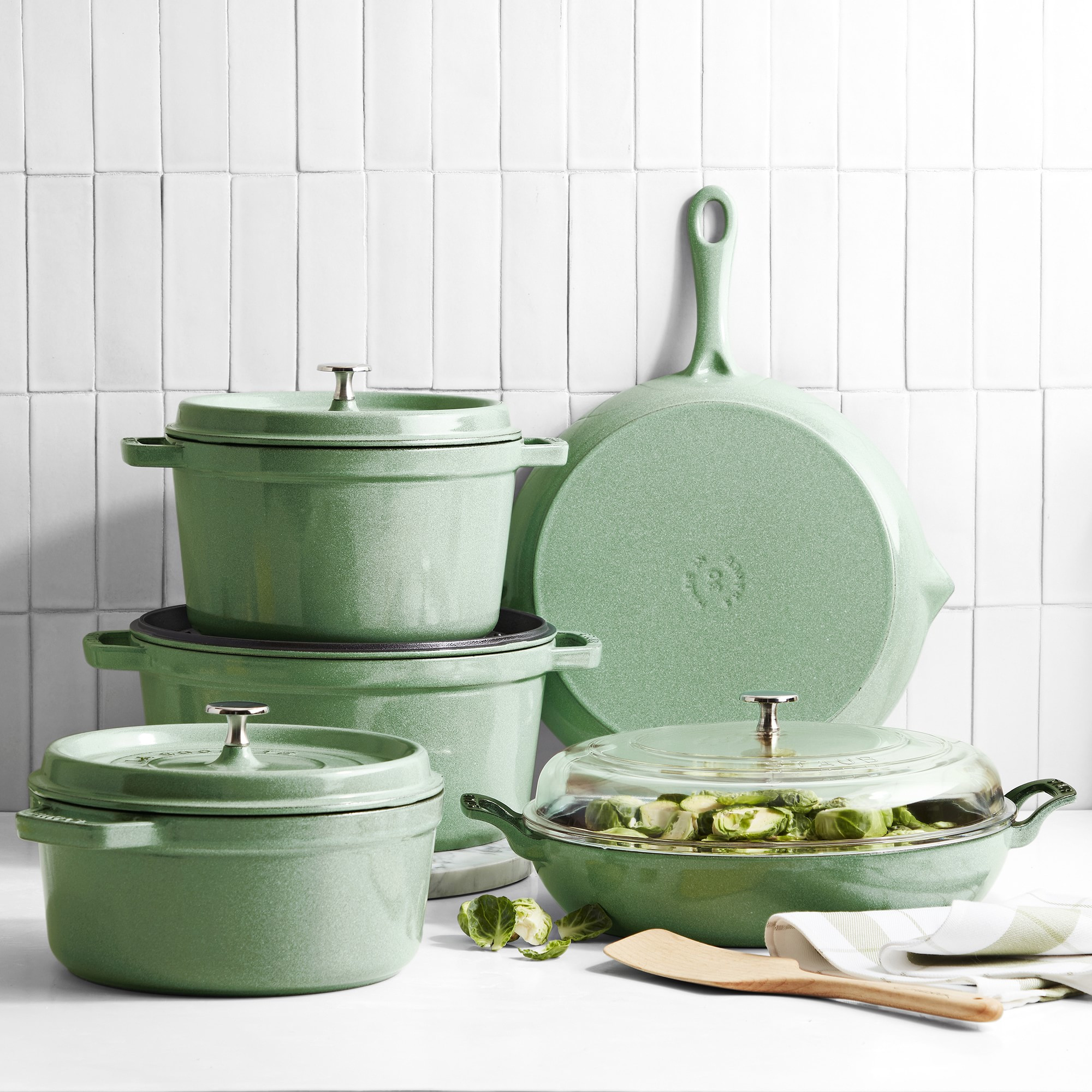 Staub Enameled Cast Iron Round Dutch Oven, 7-Qt. | Williams-Sonoma