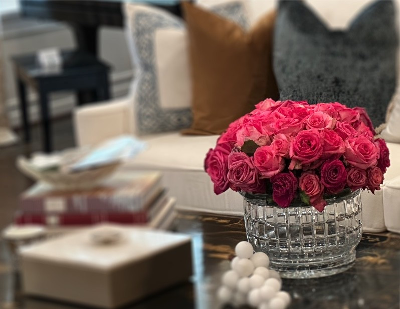 Floral arrangements make the perfect holiday gift—elegant, thoughtful, and effortlessly sophisticated. 🌸✨
#HolidayGifting #FloralDesign #ElegantDecor #GiftInspo

#LTKHoliday #LTKGiftGuide #LTKHome