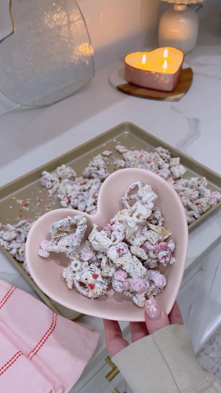 Yummy Valentine’s Day sweet treat! Place in these adorable treat bags for your friends/neighbors! 💕

Paper source, vday ideas, easy recipe, Target figment, heart bowl, heart spoon, amazon finds, Valentine’s Day dessert, Cupid’s crunch, kitchen finds, vday home decor, fancythingsblogg

#LTKfindsunder50 #LTKSeasonal #LTKhome