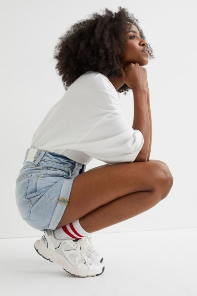 Mom Ultra High Denim Shorts | H&M (US + CA)