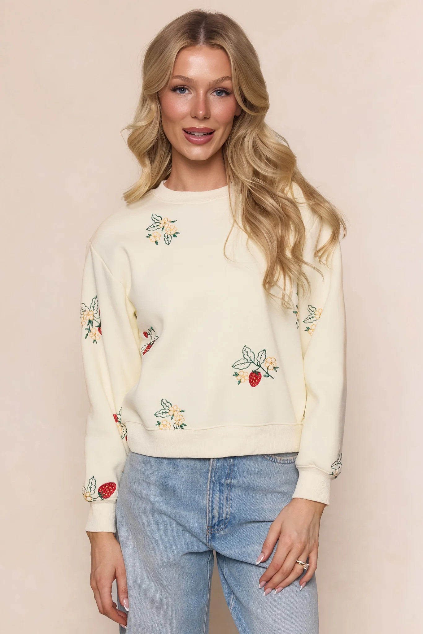 Sabina Sweatshirt in Cream | Ivy City Co