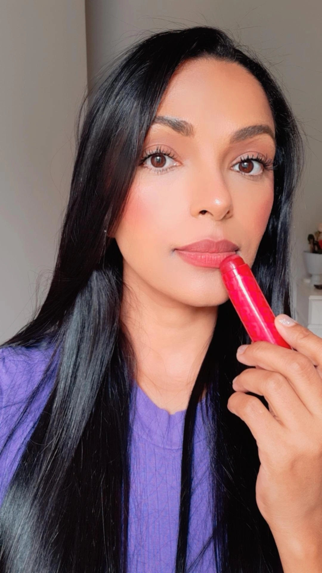 O Stick Tint WE LOVE BALM é perfeito para boca, bochechas, olhos e onde você quiser deixar aquele coradinho que a gente ama. Tem fórmula hidratante, é fácil de aplicar e espalhar na pele. É possível construir camadas, deixando a cor do jeito que você quiser.#makeup #maquiagem #batom

#LTKbeauty #LTKbrasil