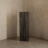 Sculpture Pedestal - Charcoal | House of Léon