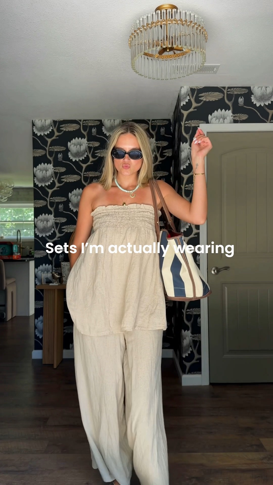 Sets I’m actually wearing 👏🏼👏🏼👏🏼👏🏼 In my true size in all except the blue stripe I get a M, like it kinda oversized! #sets #easyoutfits #comfy

#LTKootd