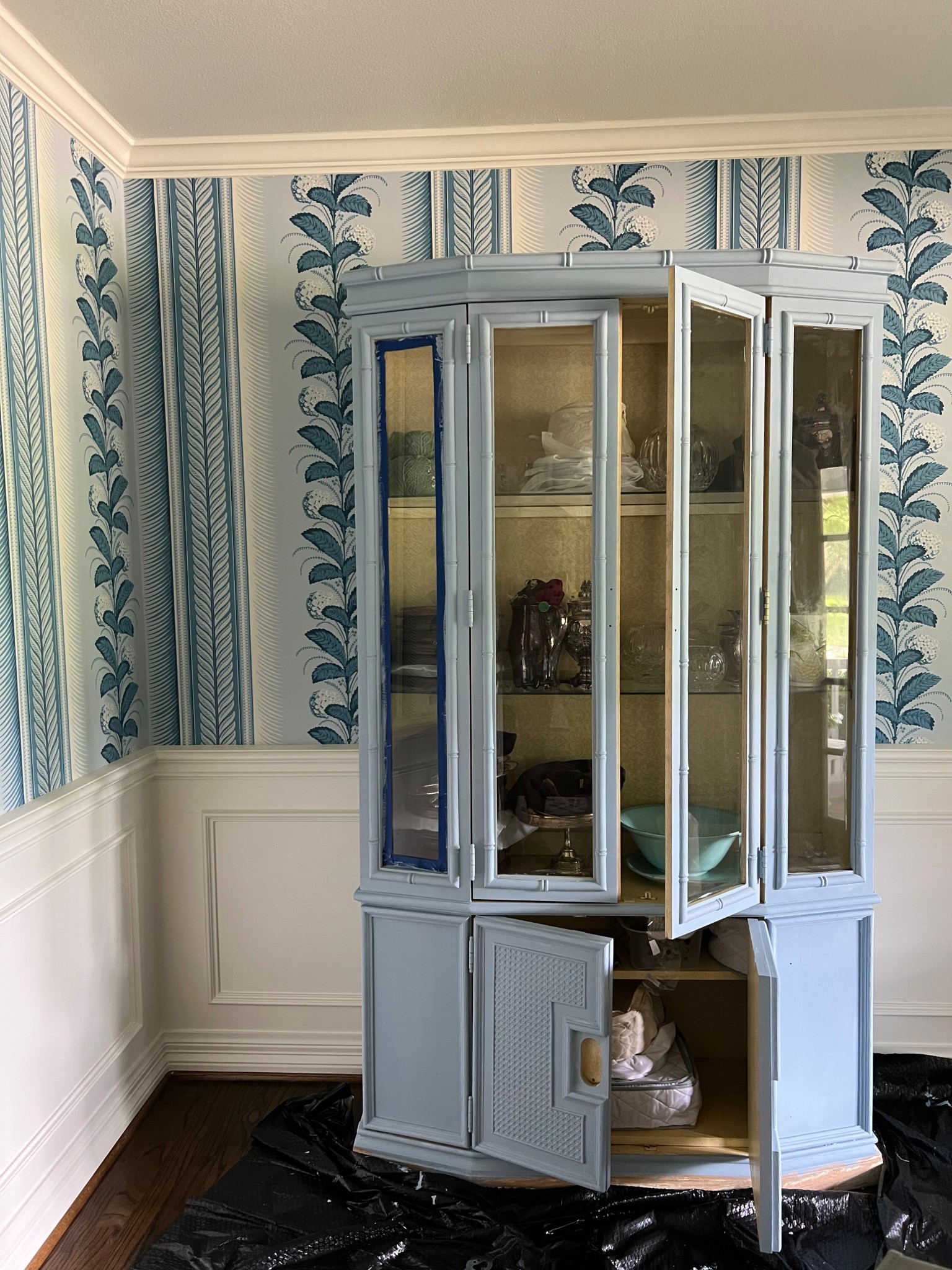 French Blue Matte Paint for my vintage China cabinett

#LTKHome #LTKFindsUnder50 #LTKStyleTip