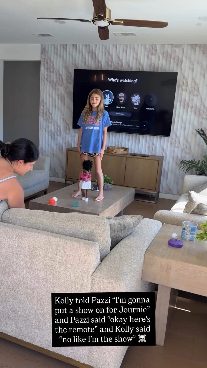 Kolly told Pazzi “I’m gonna put a show on for Journie” and Pazzi said “okay here’s the remote” and Kolly said “no like I’m the show” ☠️