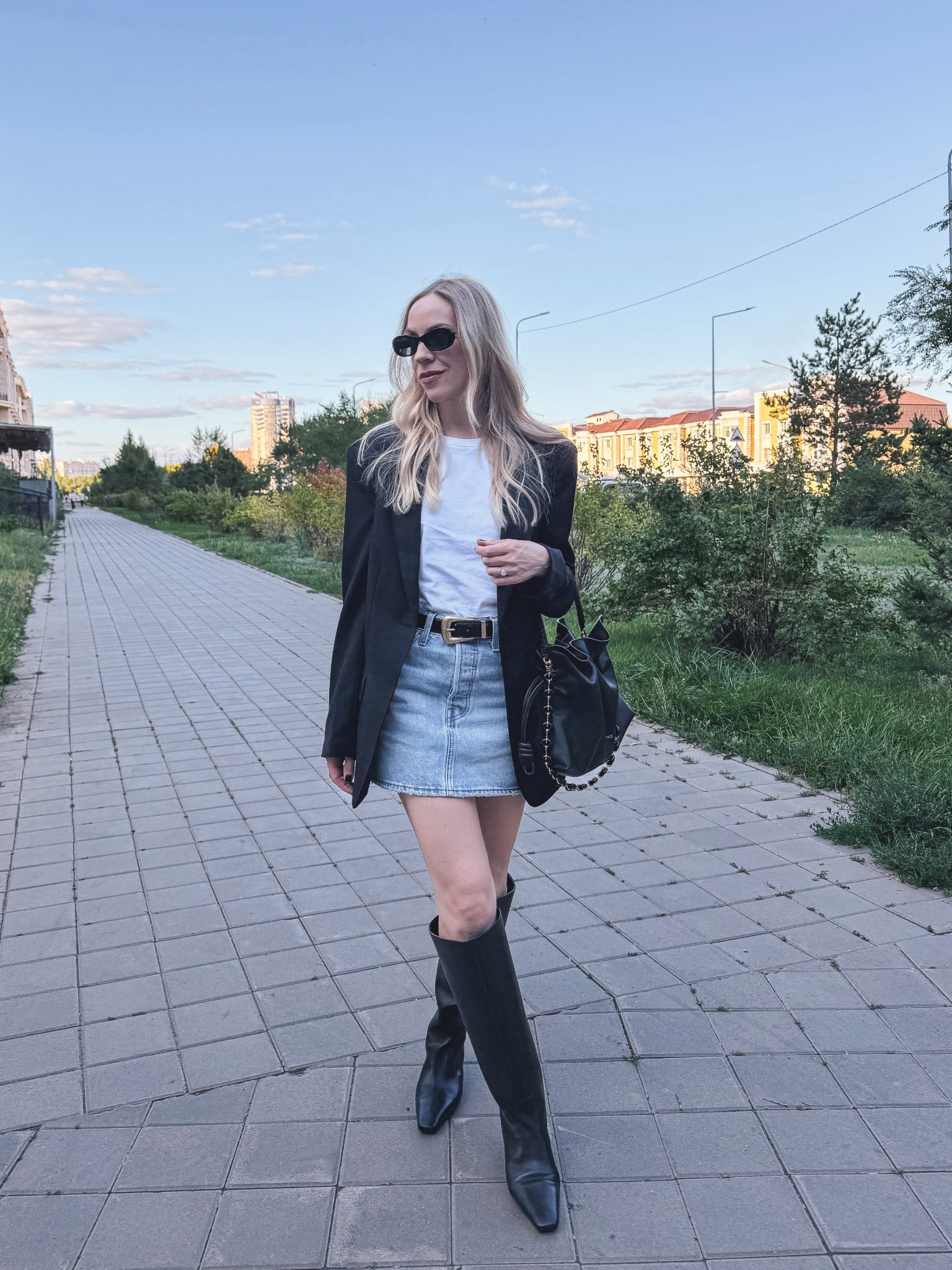 Date night outfit, oversized blazer with mini skirt and boots, Levi’s denim mini skirt, Staud Wally boots

#LTKSaleAlert #LTKOver40 #LTKSeasonal