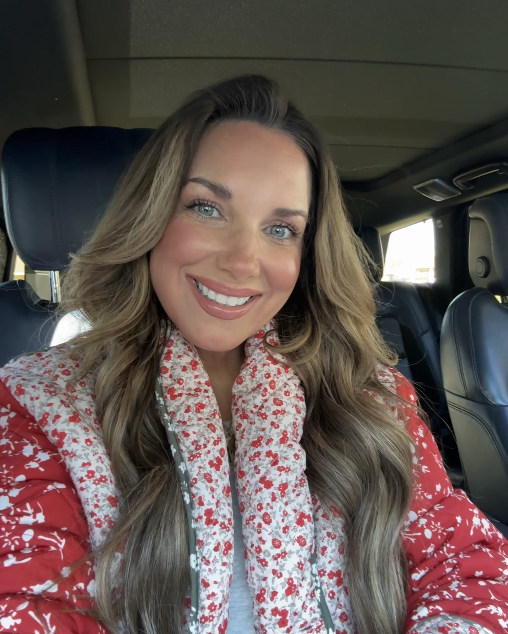 3 pinky nude lipstick combos under $25 that I wear on repeat!!! 
This Lip liner has been my go to for 15 years & it last all dayyyyy. I do reapply the plumping gloss which is a crazy good look for less for the Tarte maracuja juicy lip gloss. 

2) Lip Liner : 90’s Nude $6
     Lipstick : Rosy Honey $6
    Plumping gloss: Just Peachy 
     (on sale) $6



#LTKOver40 #LTKBeauty