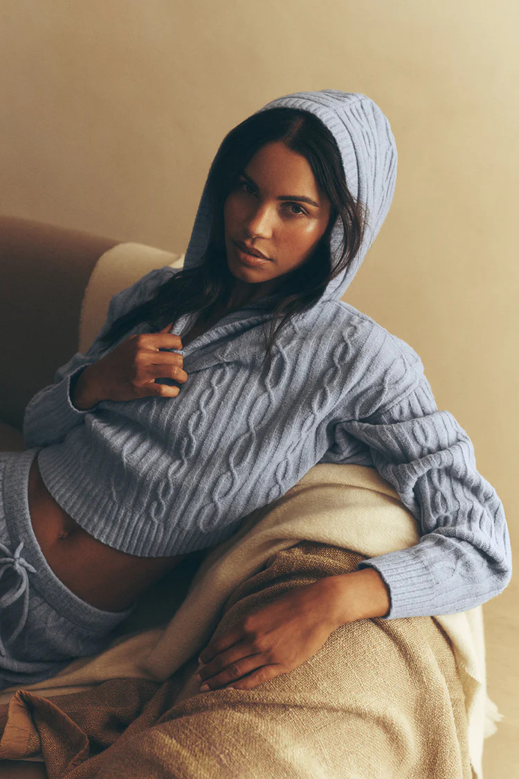 Cable Knit Winter Bliss Hoodie - Winter Frost | Alo Yoga (US)