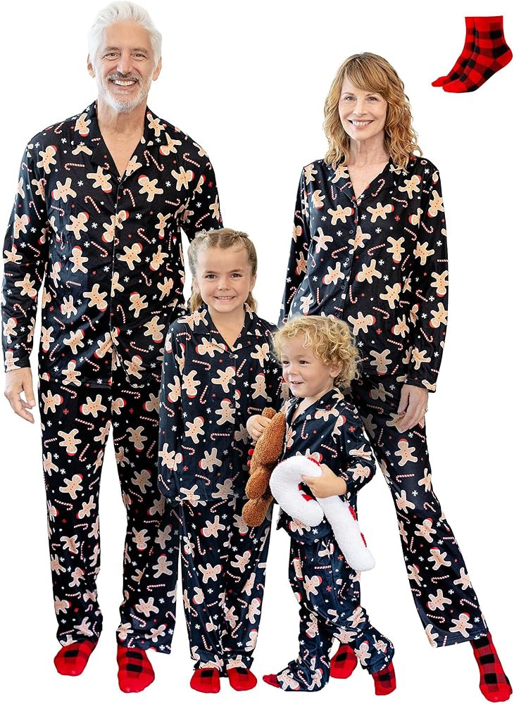 PATPAT Family Christmas Pajamas Matching Sets, Button-Down Pjs Includes Buffalo Plaid Socks Cozy ... | Amazon (US)