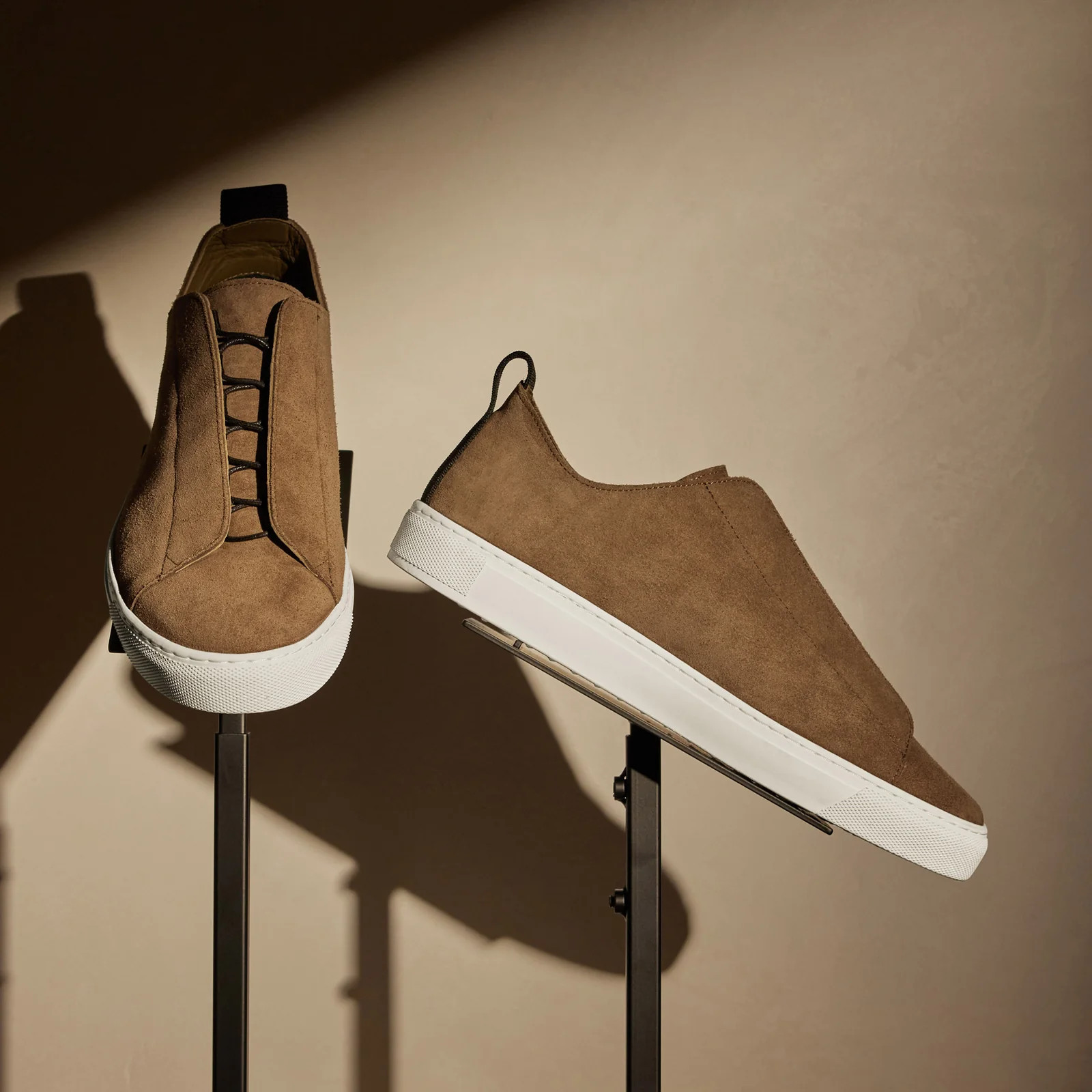 Men's Suede Solstice Sneaker - String | James Perse Los Angeles | James Perse (US)