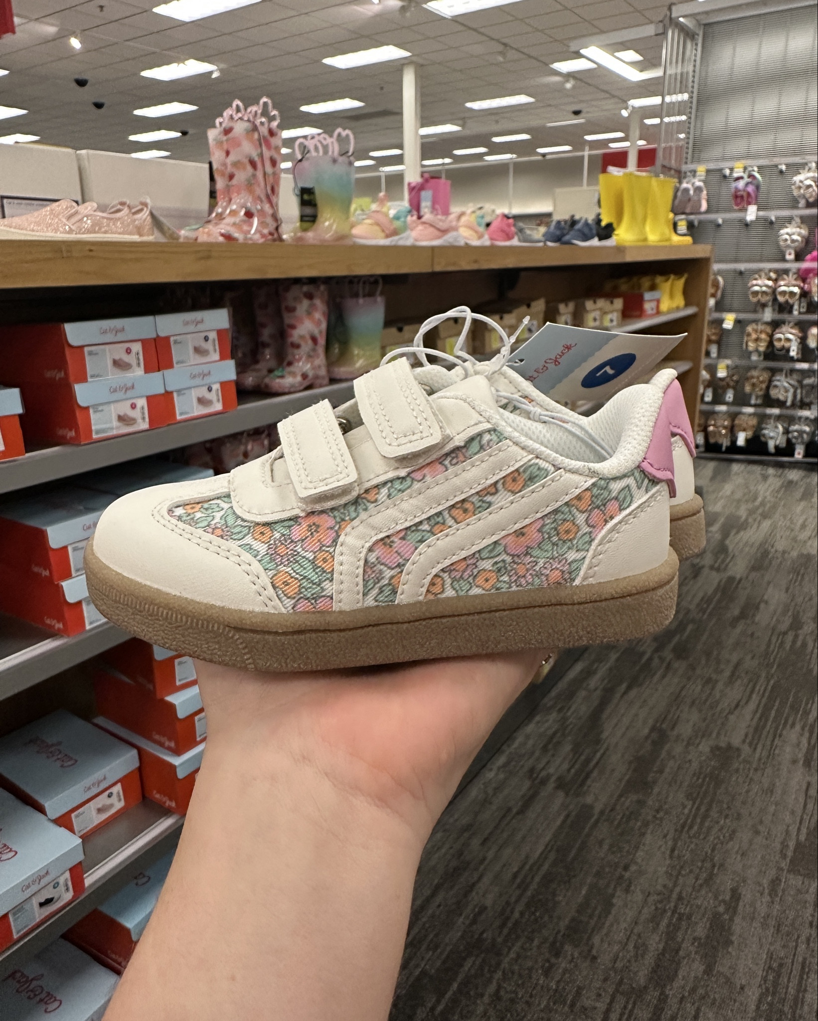 These little girl shoes stopped me in my tracks 🌸
The floral sneakers are perfect for everyday play, and the woven flower sandals feel like spring in shoe form. Cute, comfy, and actually wearable — linking both for you 💕 #ltkshoe

#LTKmomlife #LTKKids