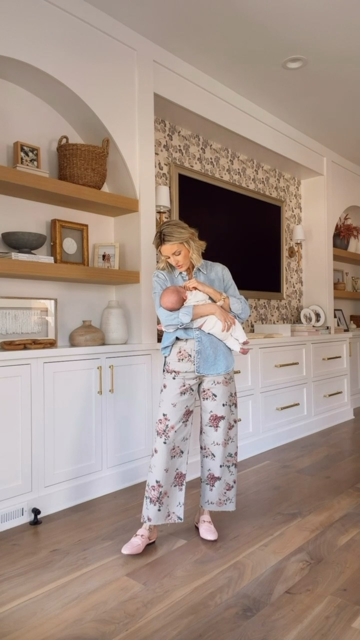 This outfit is so cute & is also so affordable 👏🏼 these pieces will definitely be on repeat for me this season! Wearing M in the top & size 4 in the jeans. 

Loverly Grey, Target find, Target fashion, denim top, denim shirt, floral pants, floral jeans, floral denim, spring fashion, spring outfit ideas 

#LTKSeasonal #LTKootd