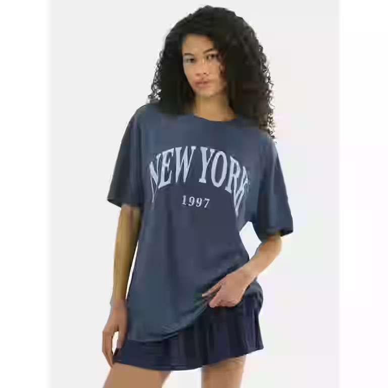 No Boundaries Washed Graphic Boyfriend Tee, Women's | Walmart (US)