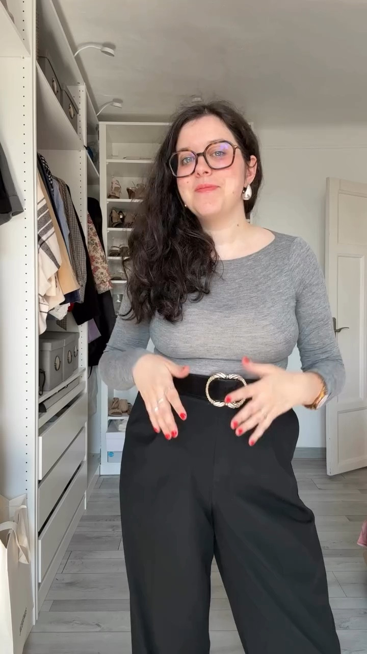 Ce qu’il faut faire ou éviter avec un pantalon wideleg.
C’est une de mes pièces préférées, et bien porté, il peut vraiment faire des looks incroyables.
Tout se joue dans quelques détails simples.

Quelle pièce tu trouves difficile à porter ?

#LTKworkwear #LTKspring #LTKstyletip