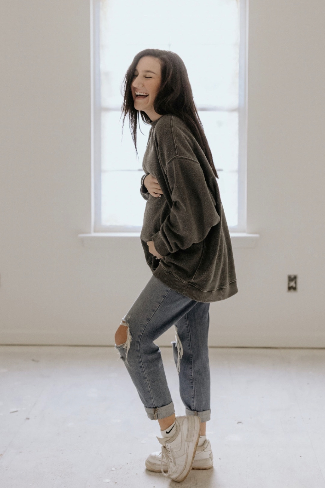 Maternity jeans// jeans// mom jeans//

#LTKbaby #LTKfit #LTKbump