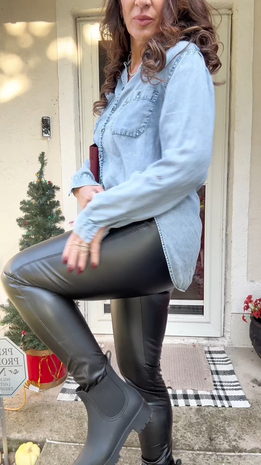 3 ways to style leather leggings for the holiday season 🎅🏻✨
Because we’re not showing up to the Christmas party looking basic.
Which look is your fave look?

leather leggings outfits holiday style outfits for women over 35 Christmas outfit ideas winter fashion 2025

#holidayoutfits #leatherleggings #christmasstyle #outfitinspo #momstyle #holidayfashion #winteroutfitideas #styleover35 #festivefashion #ootd #tiktokfashion


#LTKgrwm #LTKCyberWeek #LTKHoliday