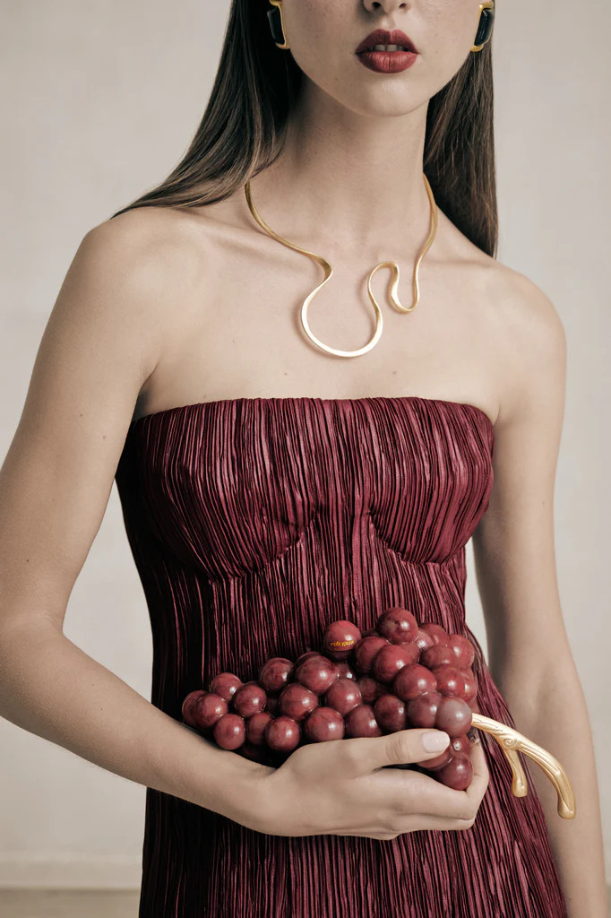 GRAPE CLUTCH - CRIMSON | Cult Gaia - US
