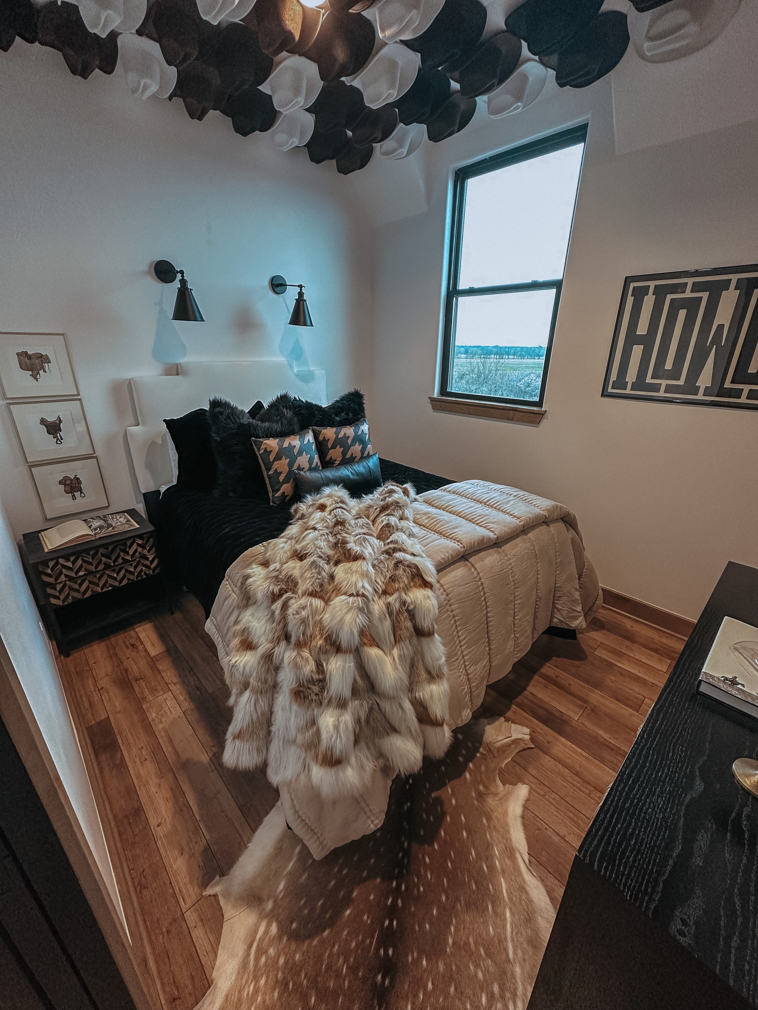 Western bedroom #cowgirl #western 

#LTKhome