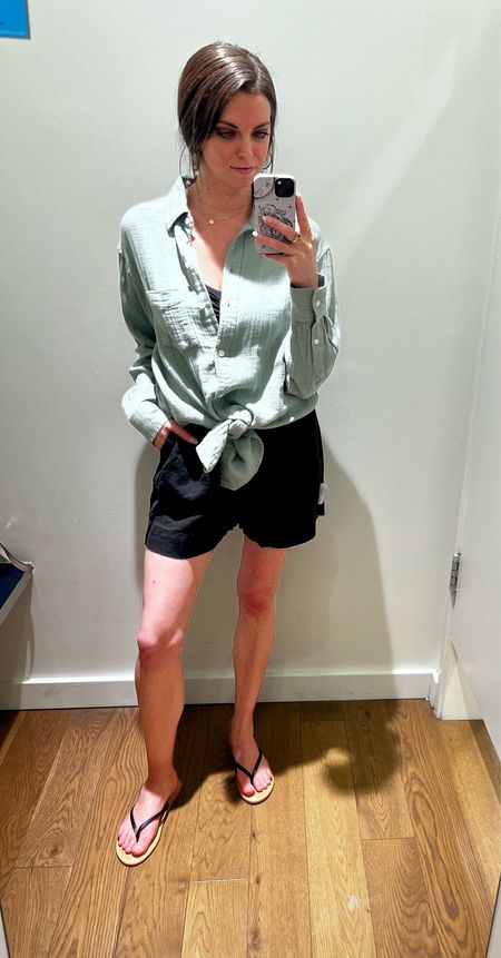 This casual outfit is great for a day on the town! Wearing an XS top and XS shorts 

#gap #womensfashion #summerstyles

#LTKFind #LTKstyletip #LTKSeasonal