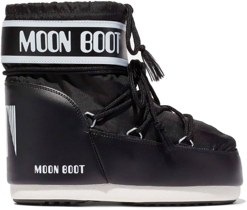 Amazon.com: Moon Boot, Icon Low Insulated Slip On Unisex Snow Boots, M7-8.5, W8-9.5, Black : Amaz... | Amazon (US)