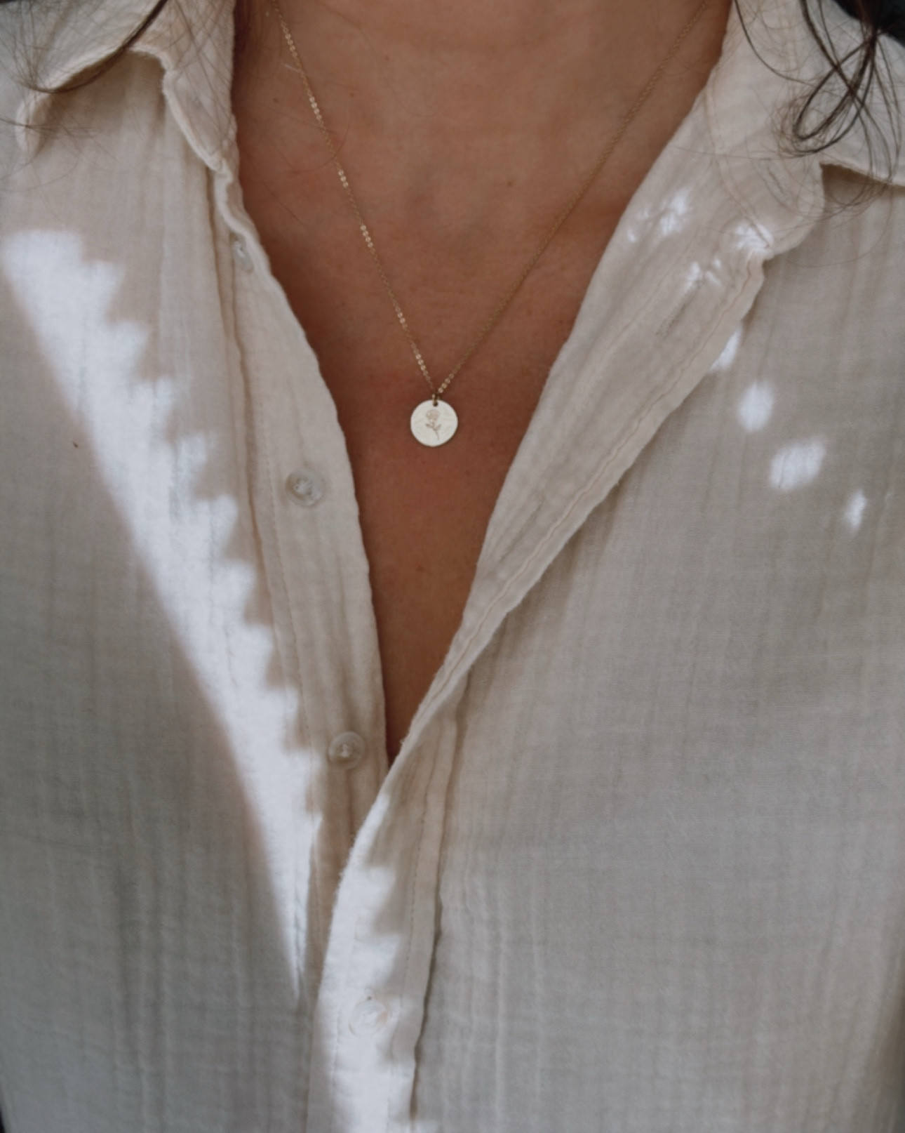 I wear this necklace every day! It’s customized with your birth month flower, and comes in either gold, rose gold or silver. It’s so dainty and such high quality! ✨

#madebymary #necklace 