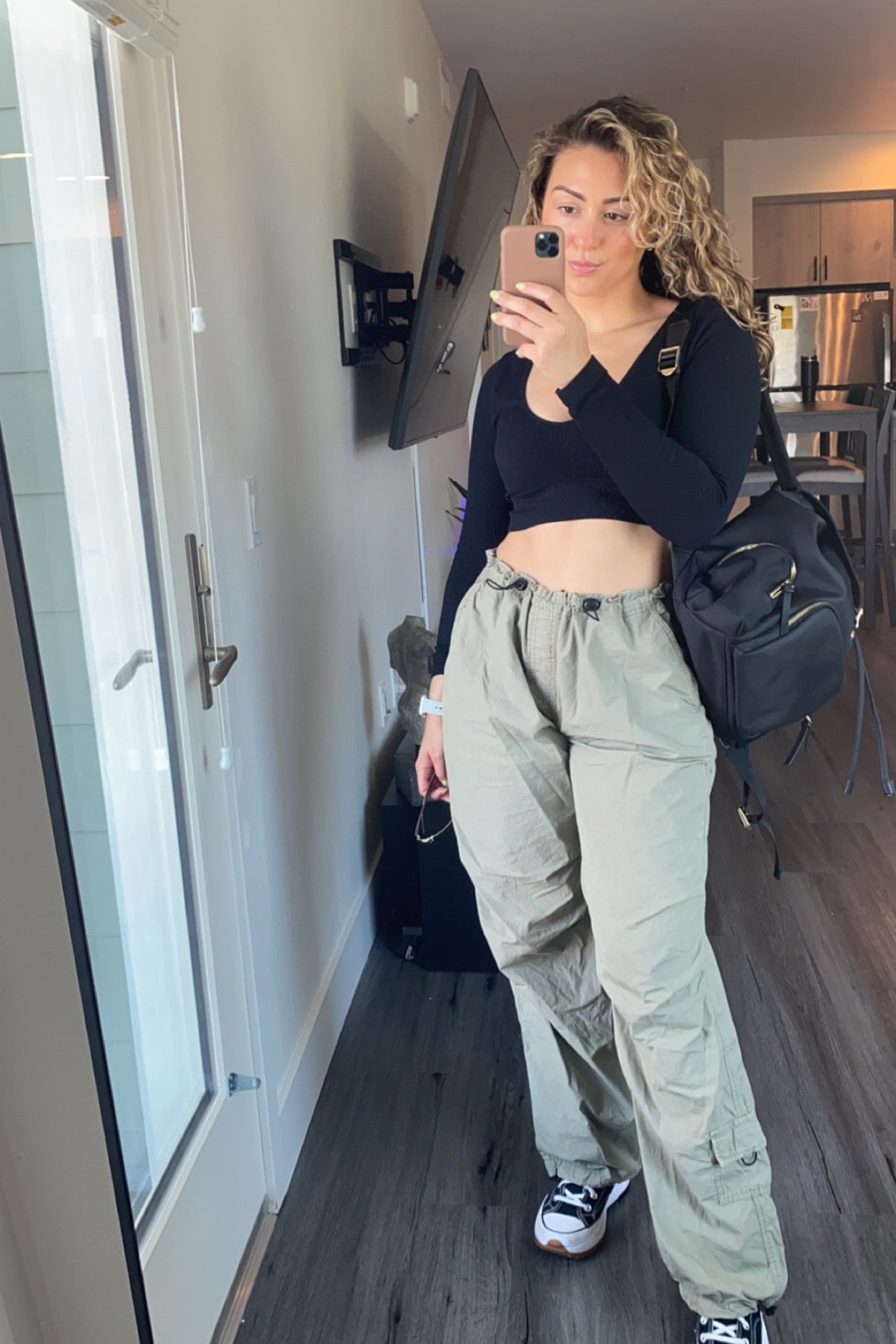 I have a small waist and big hips / thighs so I could never find cargos that fit me 😅 until I found these! 😍 definitely recommend for all my curvy girls 

#LTKcurves
