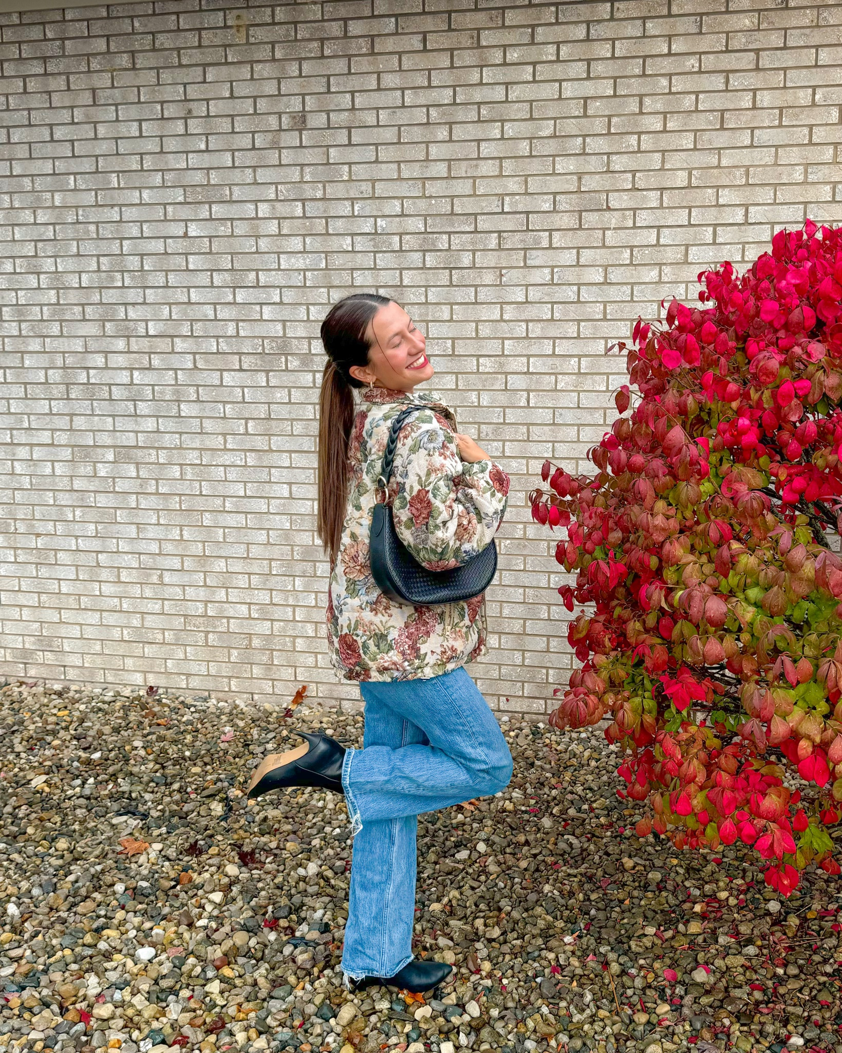 Fall floral puffer jacket outfit inspo

#LTKstyletip #LTKfindsunder100 #LTKitbag