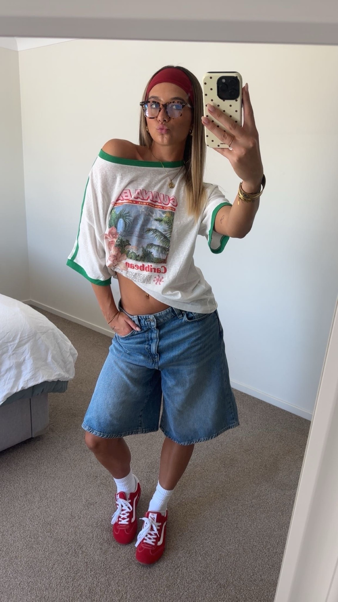 Glasses: Kmart
Shoes code: FRESHFIT


#LTKspring #LTKaustralia #LTKsummer