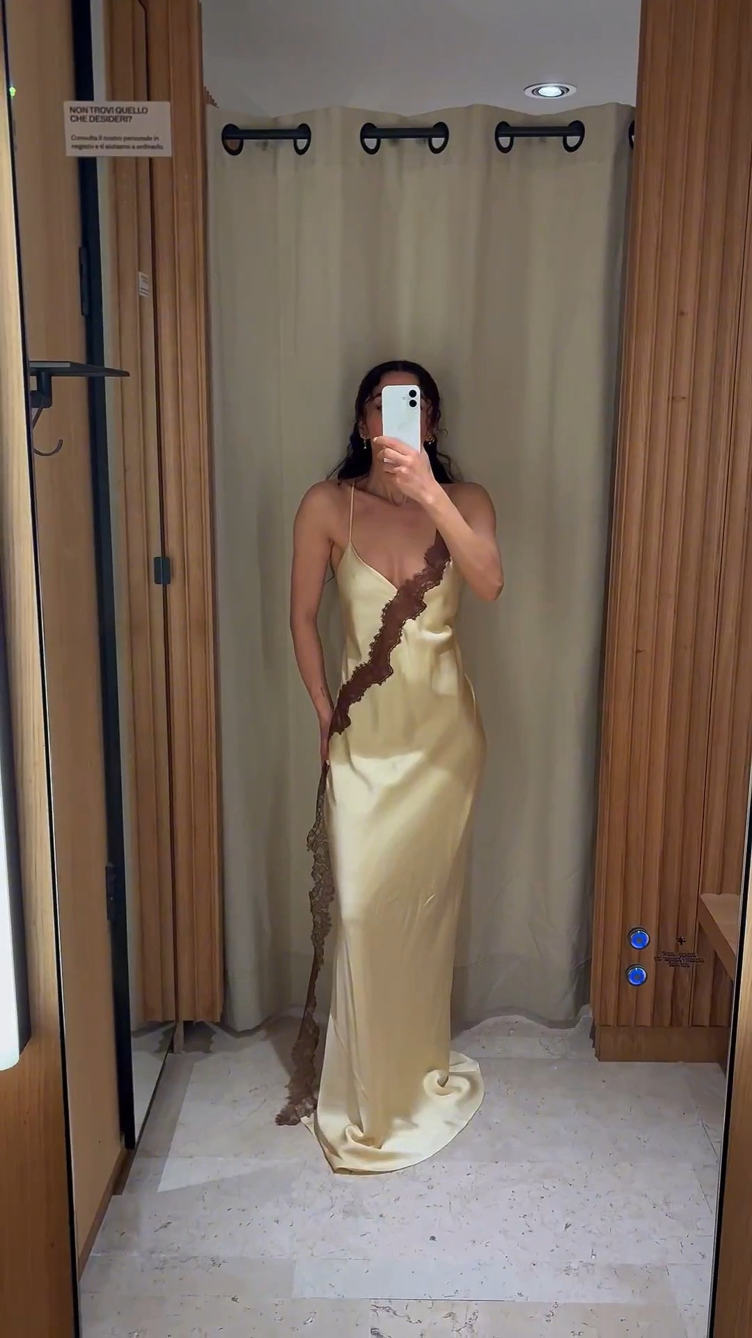 Tried it on and yeah… 100x better on the body💛👌🏼
👉my size is XS, but I couldn't find it in size S, so that's why🫢



spring outfits 2026

#LTKstyletip #LTKdresses