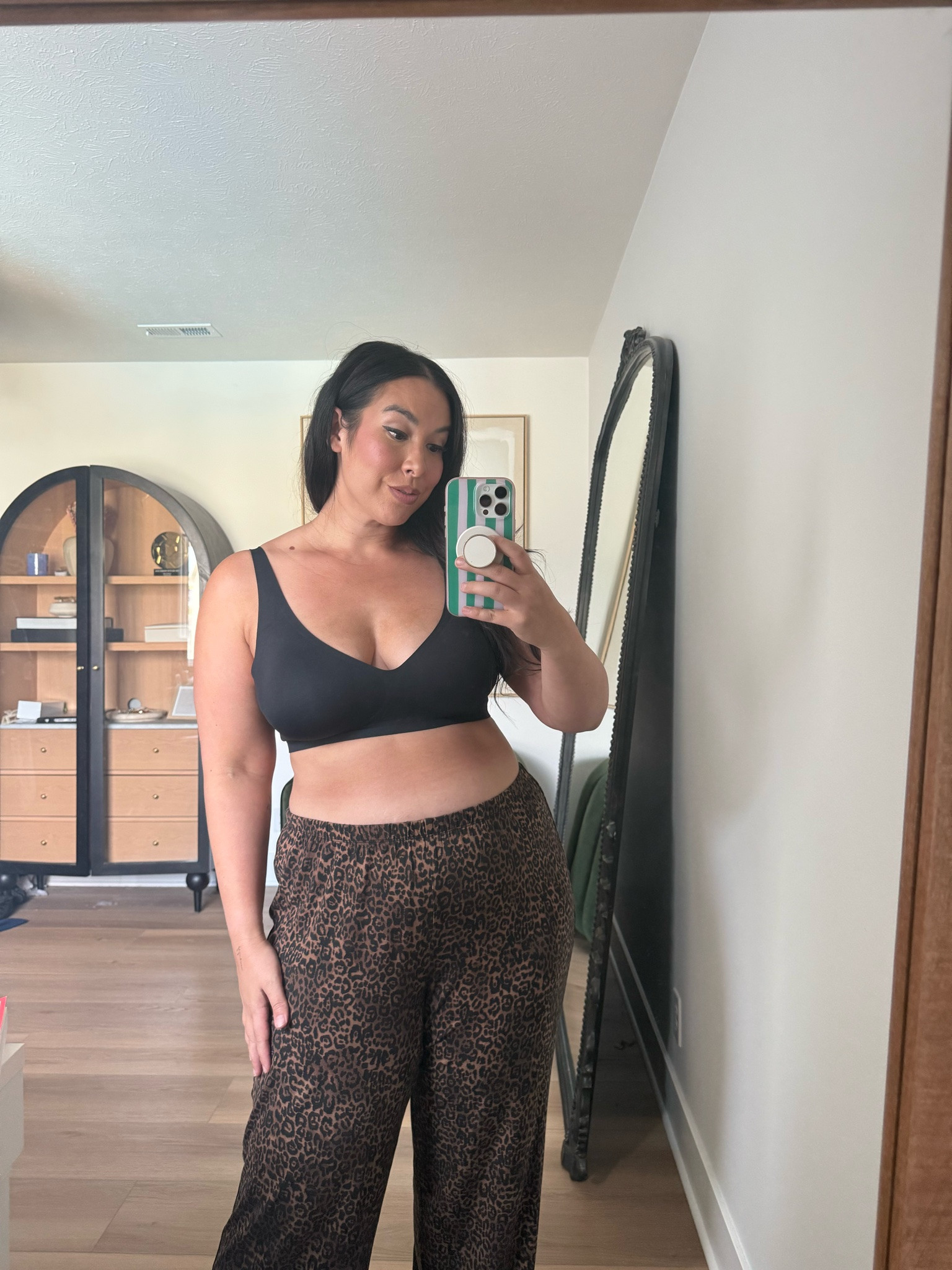 Amazon jelly wireless bra with lift and support
Size xl under $20