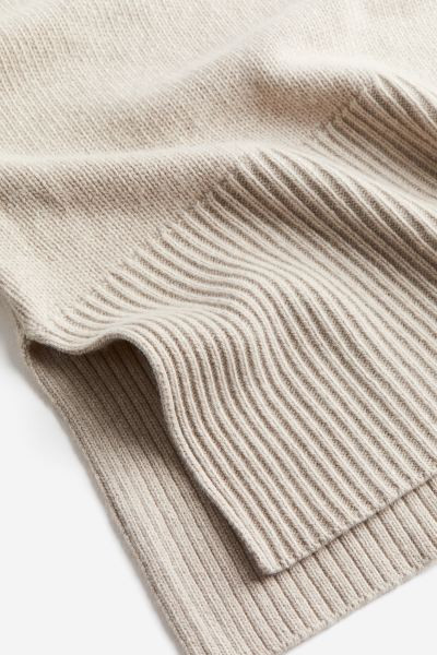 Cashmere-blend jumper | H&M (UK, MY, IN, SG, PH, TW, HK)