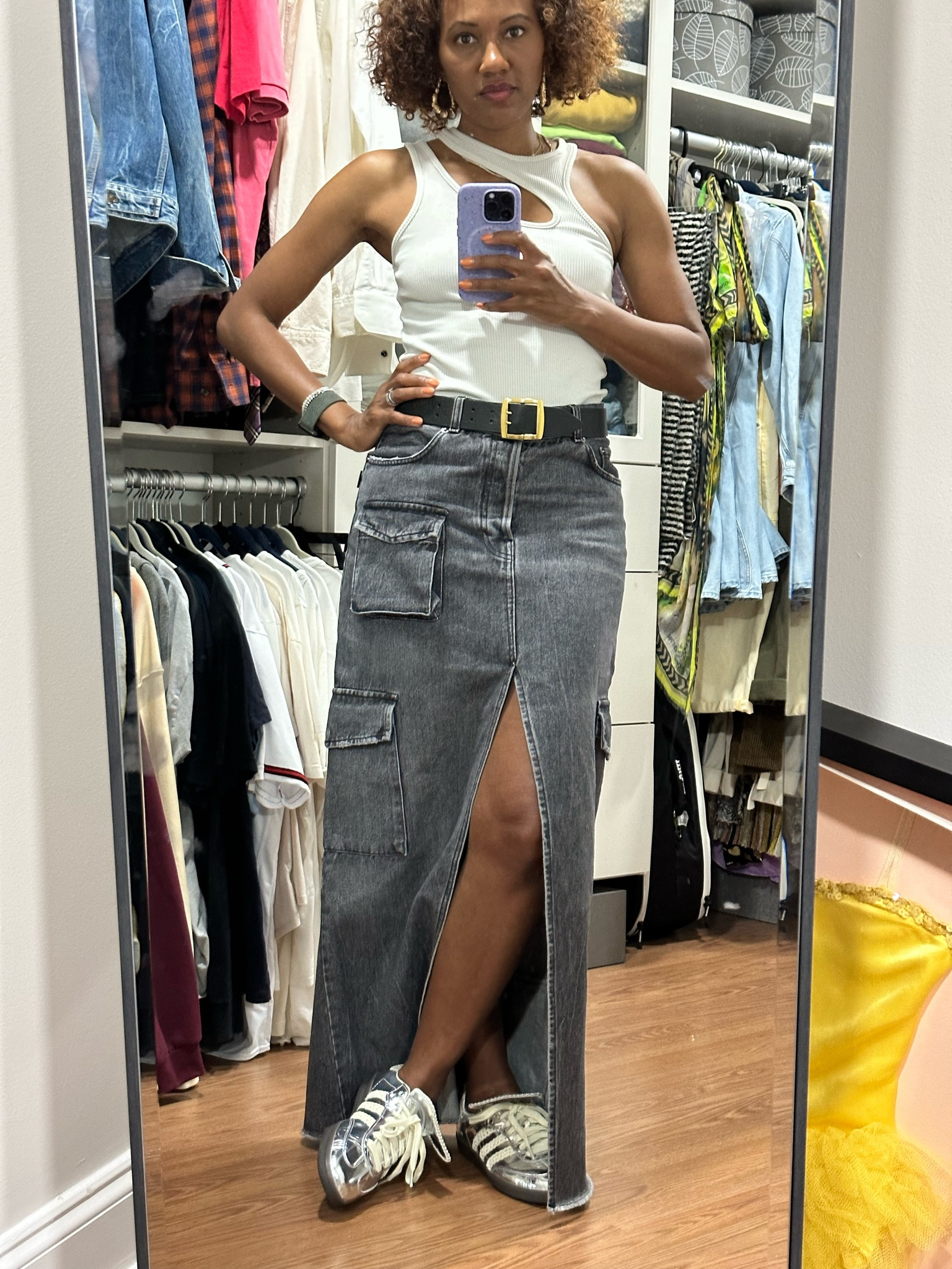 Virgos are wearing silver and mixing metals this month! 
And I had to show you my favorite new #walesbonnerxadidas sambas!
👚- Redone
Skirt - Haikure
👟 - Wales Bonner X Adidas
.
.
#funwithfashion #shesgotstyle #stylist #quietluxury #adidas #walesbonner 


#LTKshoecrush #LTKSeasonal #LTKstyletip