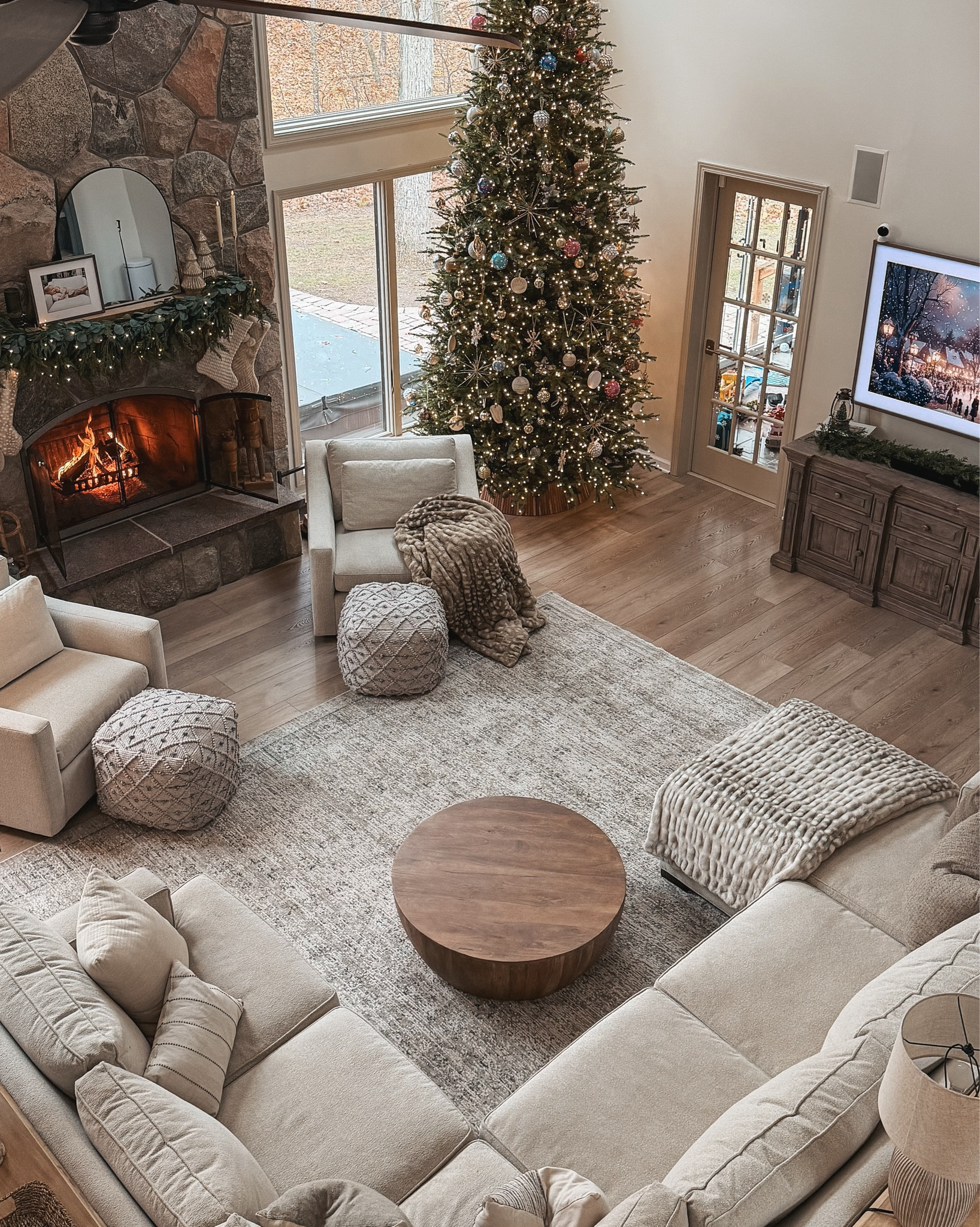 The most magical Christmas living room ✨ it’s the most wonderful time of the year!! 

#LTKHome #LTKHoliday