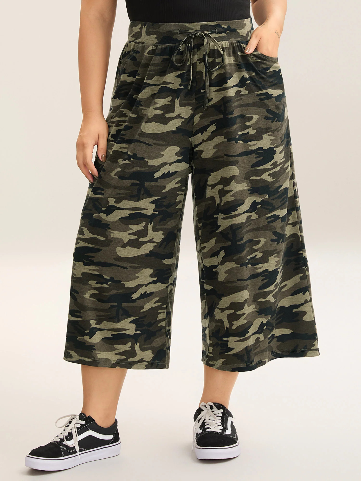 Camouflage Print Tie-Waist Wide-Leg Pants | Bloomchic
