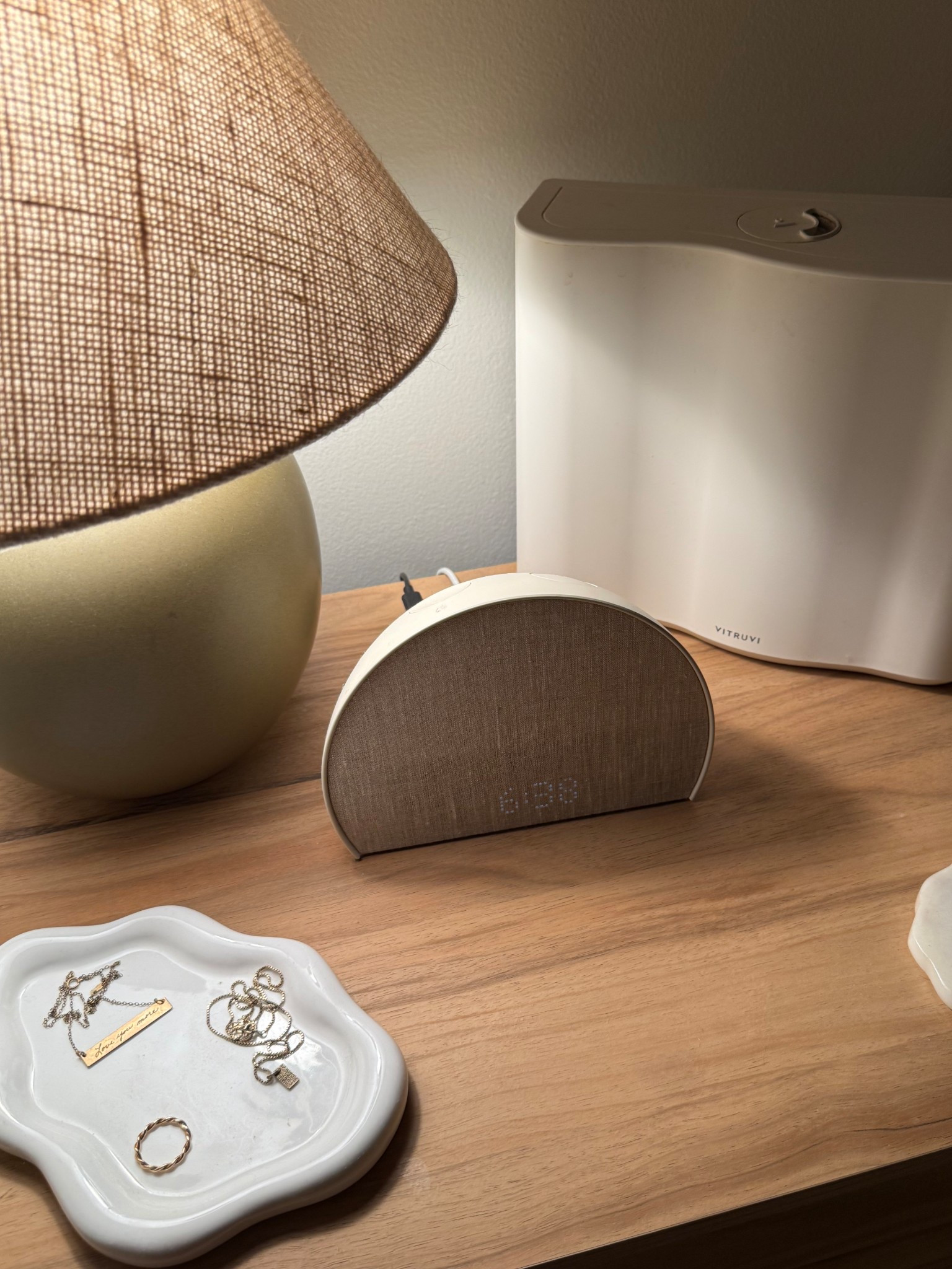 nightstand details☁️