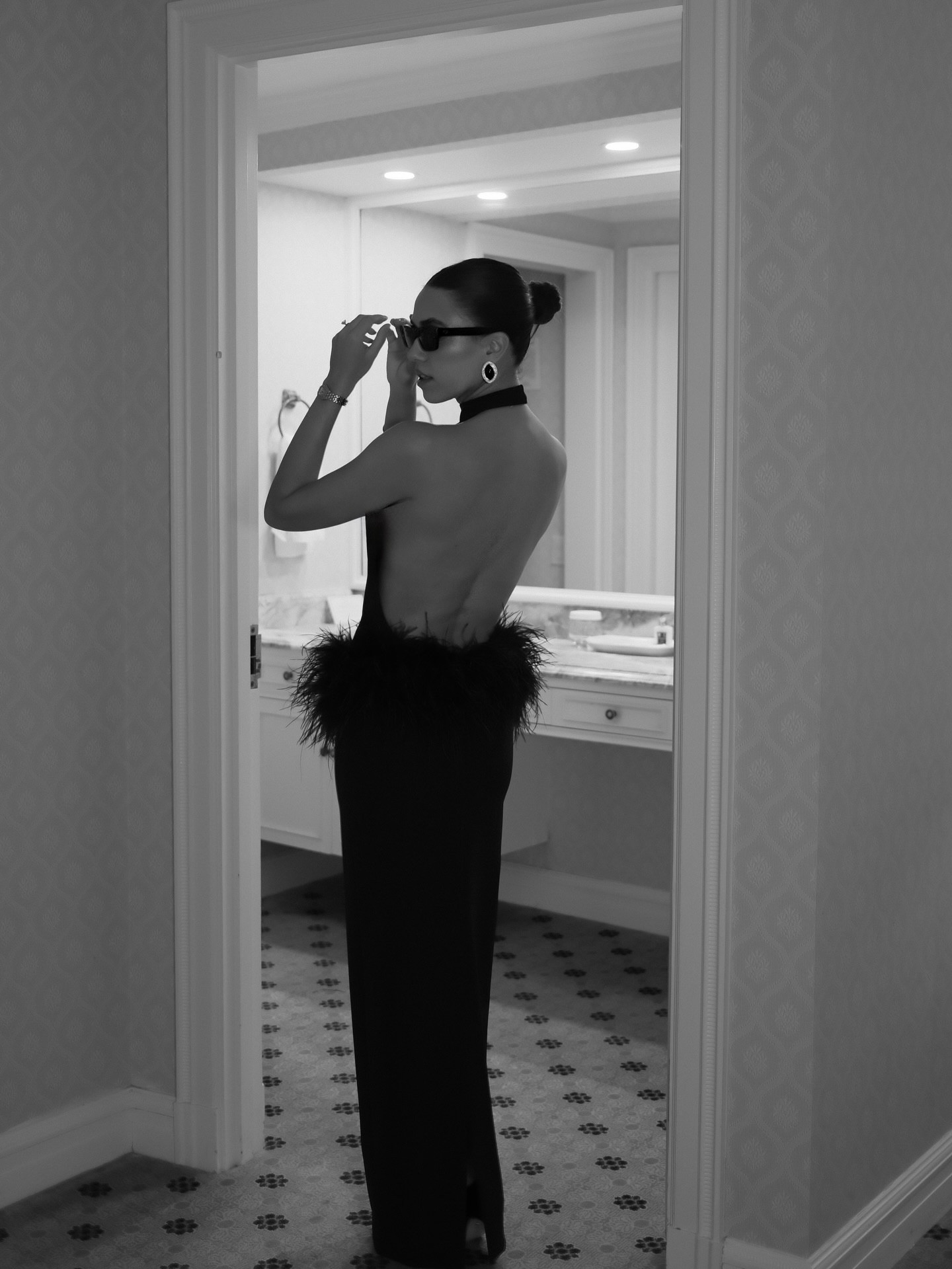 bury me in this dress @revolve 

__
#revolveme #revolveambassador