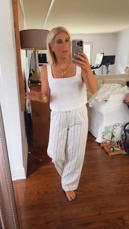 I am obsessed with these high waisted linen pants! They’re only $34 today!!!

#LTKFindsUnder50 #LTKStyleTip