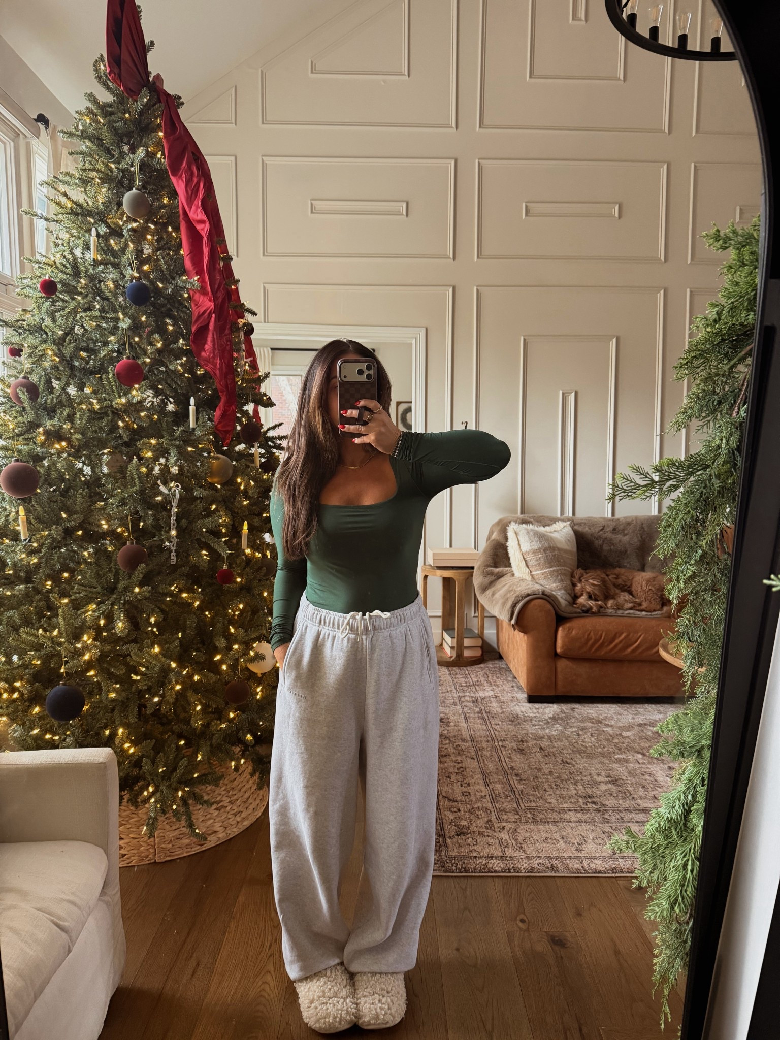 Aerie sweats make the perfect outfit to run errands in 

#LTKootd #LTKSeasonal #LTKHoliday